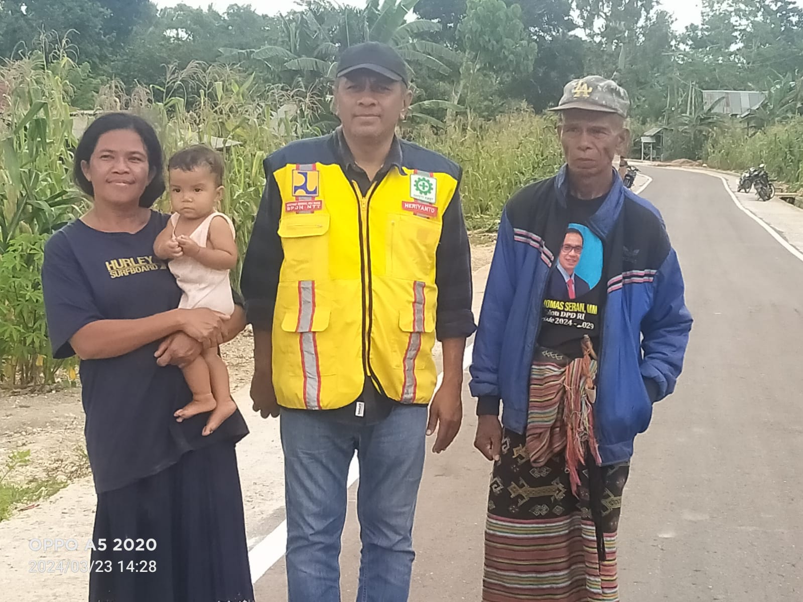 Jalan Daerah Tetaf - SP. Niki-Niki  Dibangun, Masyarakat Ucapkan Terima Kasih Untuk Pemerintah Pusat